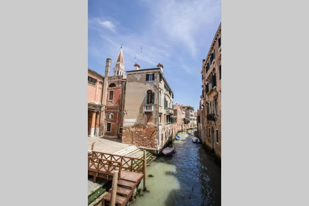 Le Sorelle Venedig 0*,  Italien